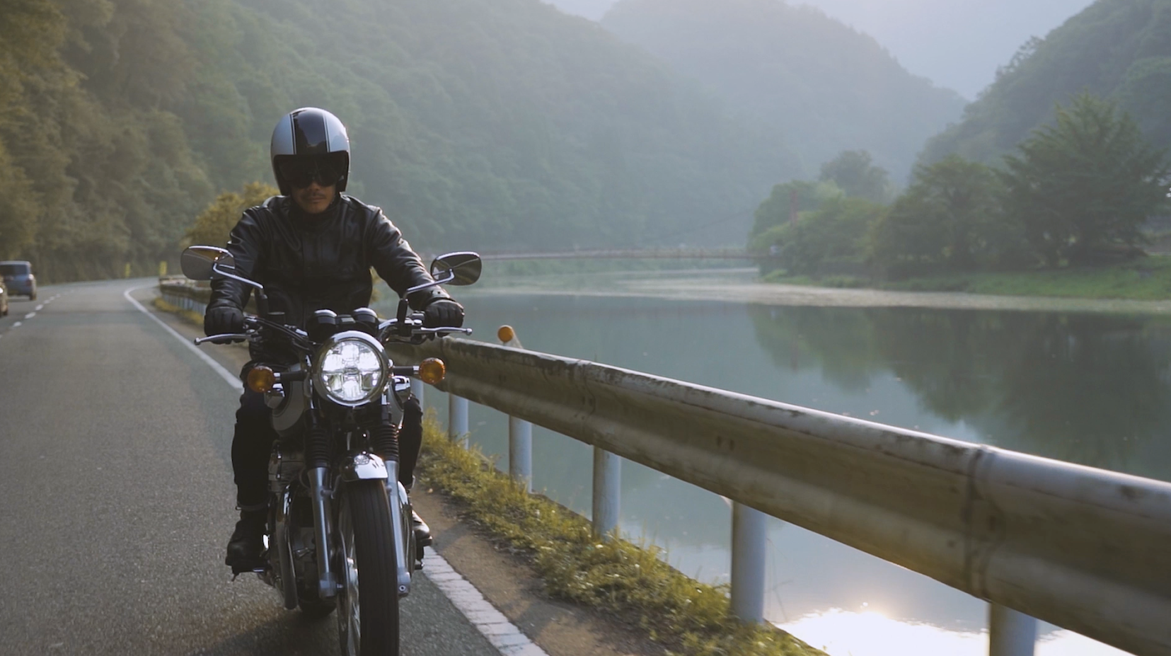 Kawasaki W800 - Action Video