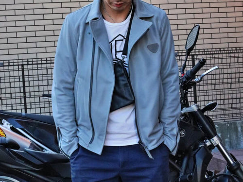 夏に着られるダブルライダース。