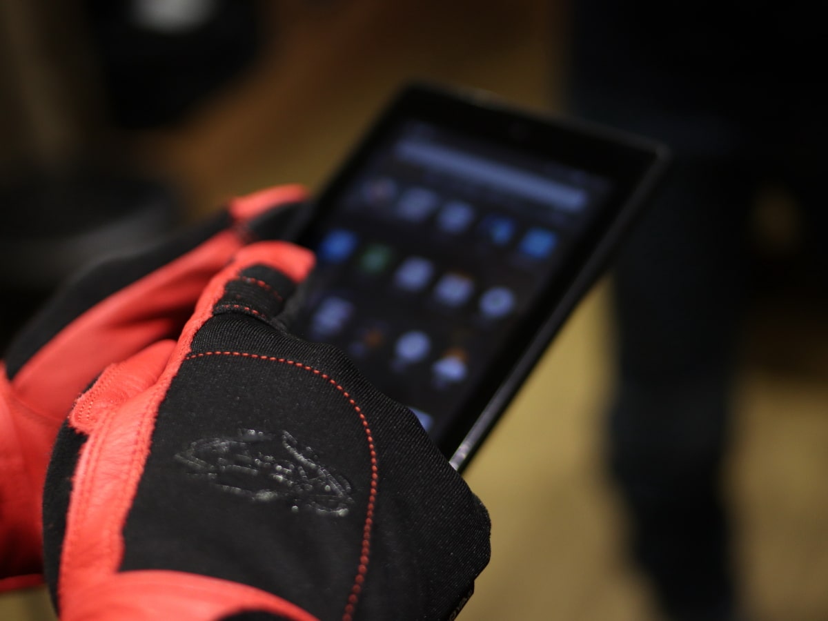 スマホタッチ対応の新型グローブ登場!