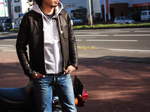 カジュアルに着れるレザージャケット