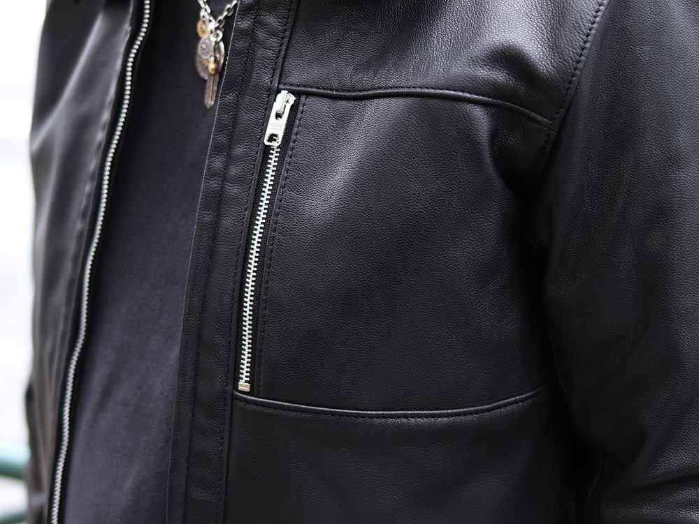 ラフなスタイル/レザーシャツ