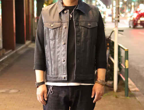 レザーベスト着てみました!