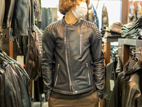 ネイビーのライダーススタイリング