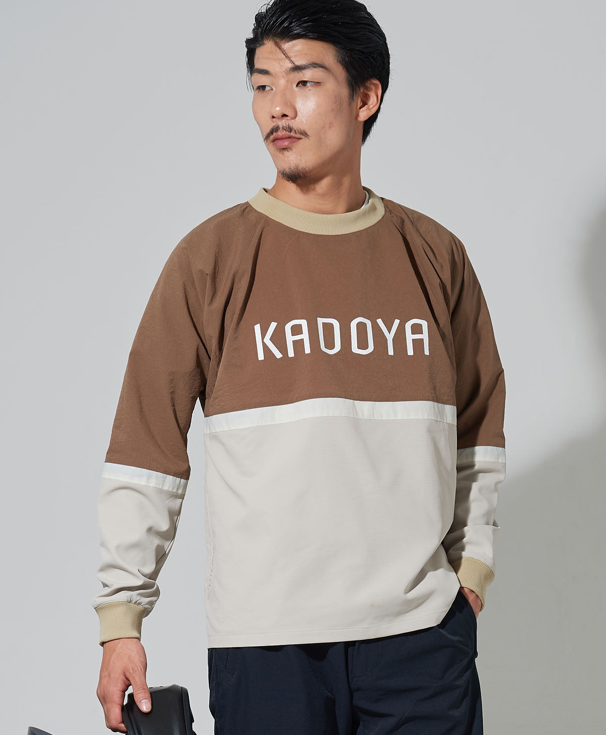 H186 B93 W72 サイズL Tシャツ着用