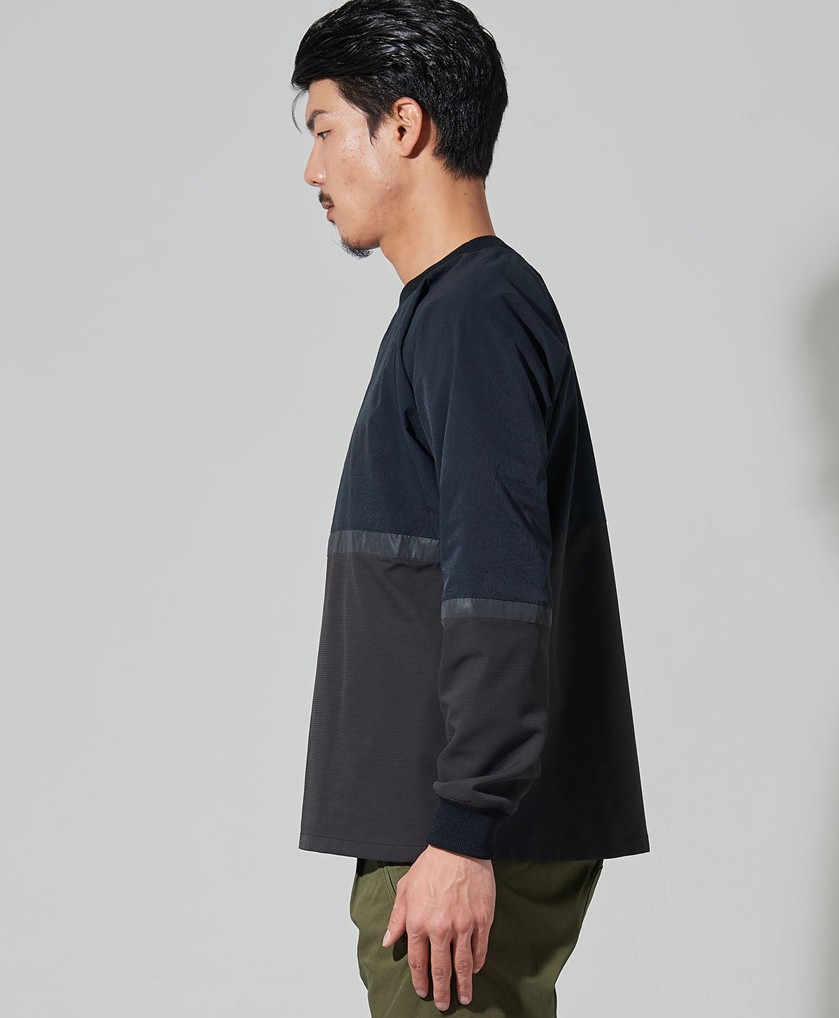 H186 B93 W72 サイズL Tシャツ着用
