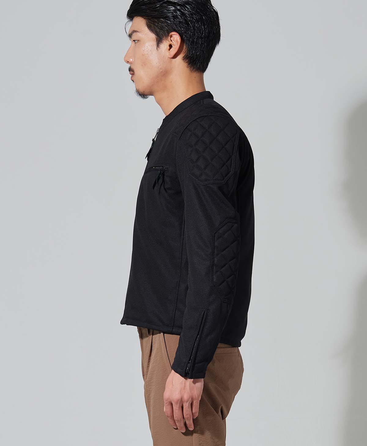 H186 B93 W72 サイズL Tシャツ着用