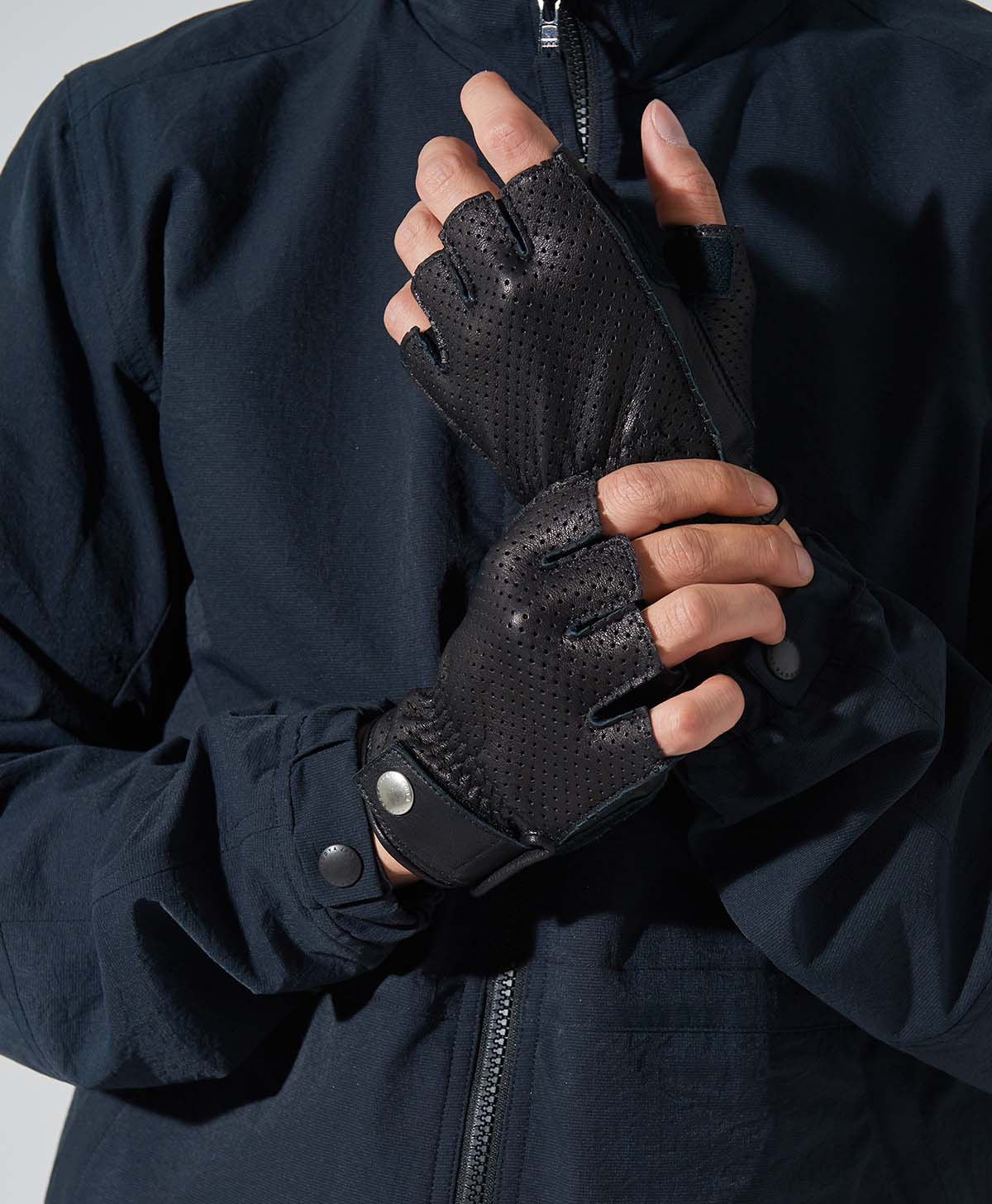 ROAD STAR-DRIVEN / BLACK