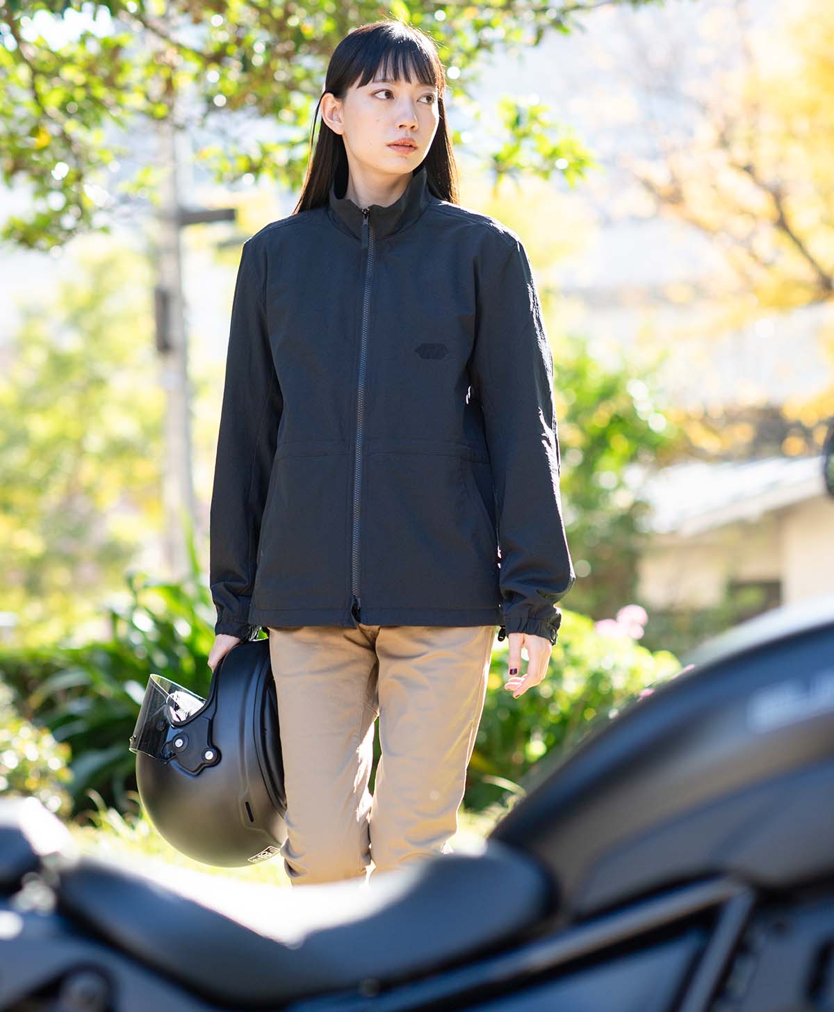 H172 B79 W62 サイズL Tシャツ着用