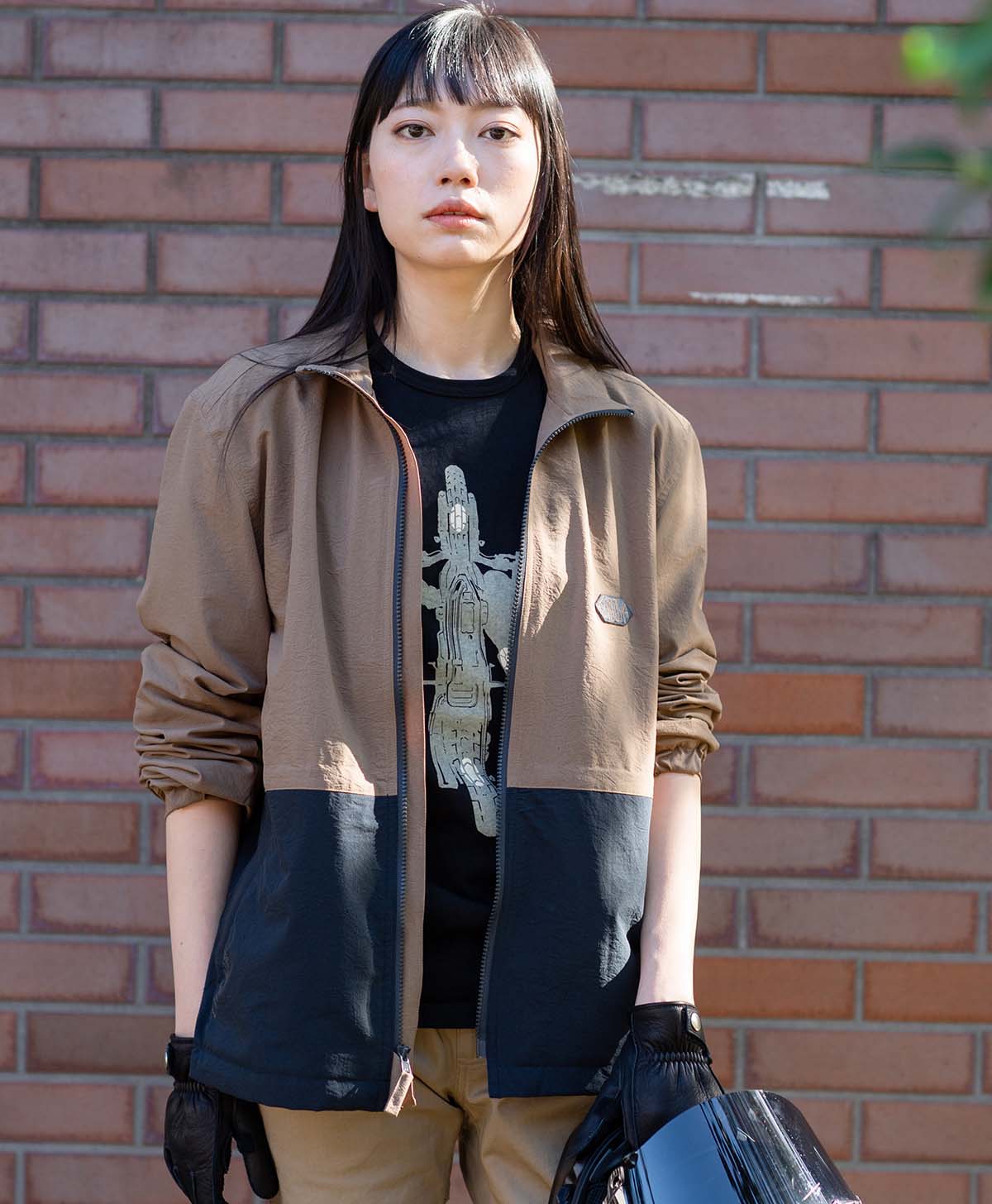 H172 B79 W62 サイズL Tシャツ着用