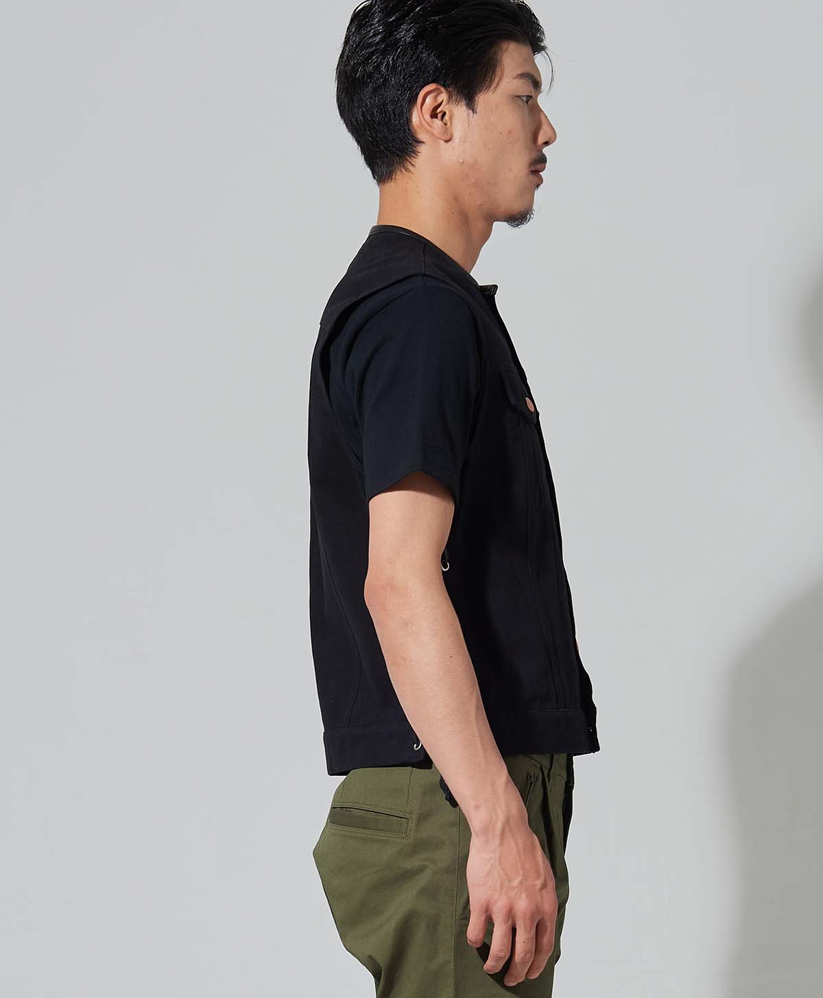 H186 B93 W72 サイズL Tシャツ着用