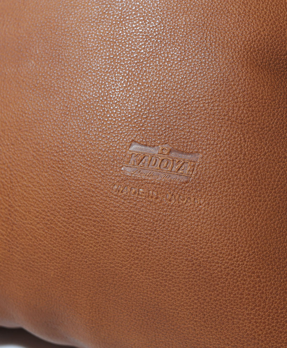 KM/LEATHER CUSHION / CAMEL
