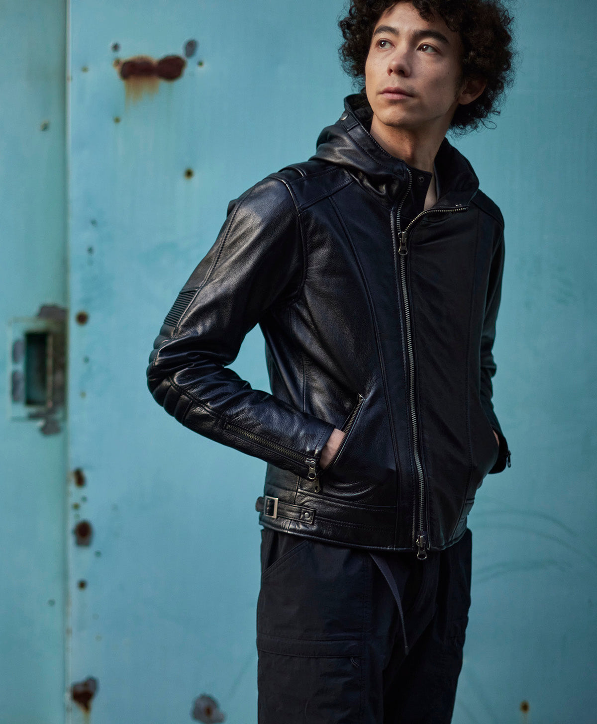 H184 B94 W72 サイズL 着用