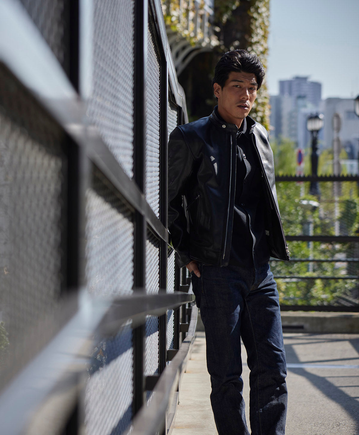 H185 B93 W72 サイズL 着用