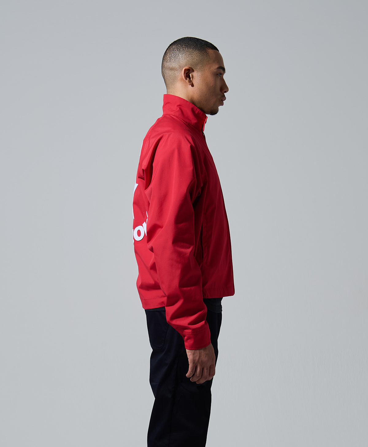 H178 B84 W72 サイズL 着用