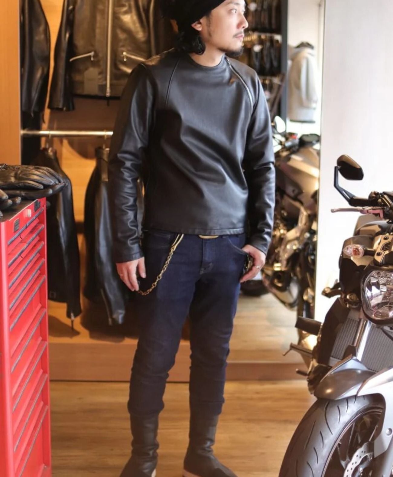 175cm 68kg Size: L