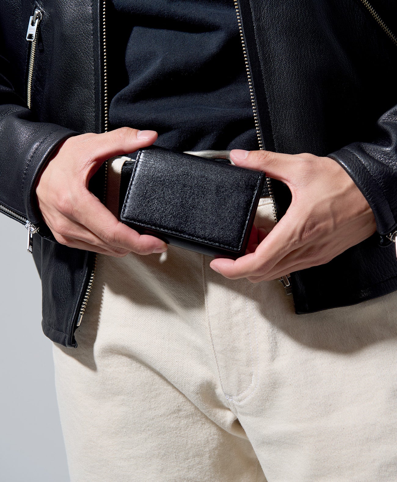 COMPACT WALLET