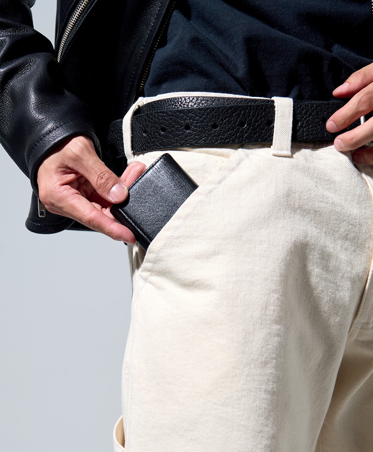 COMPACT WALLET