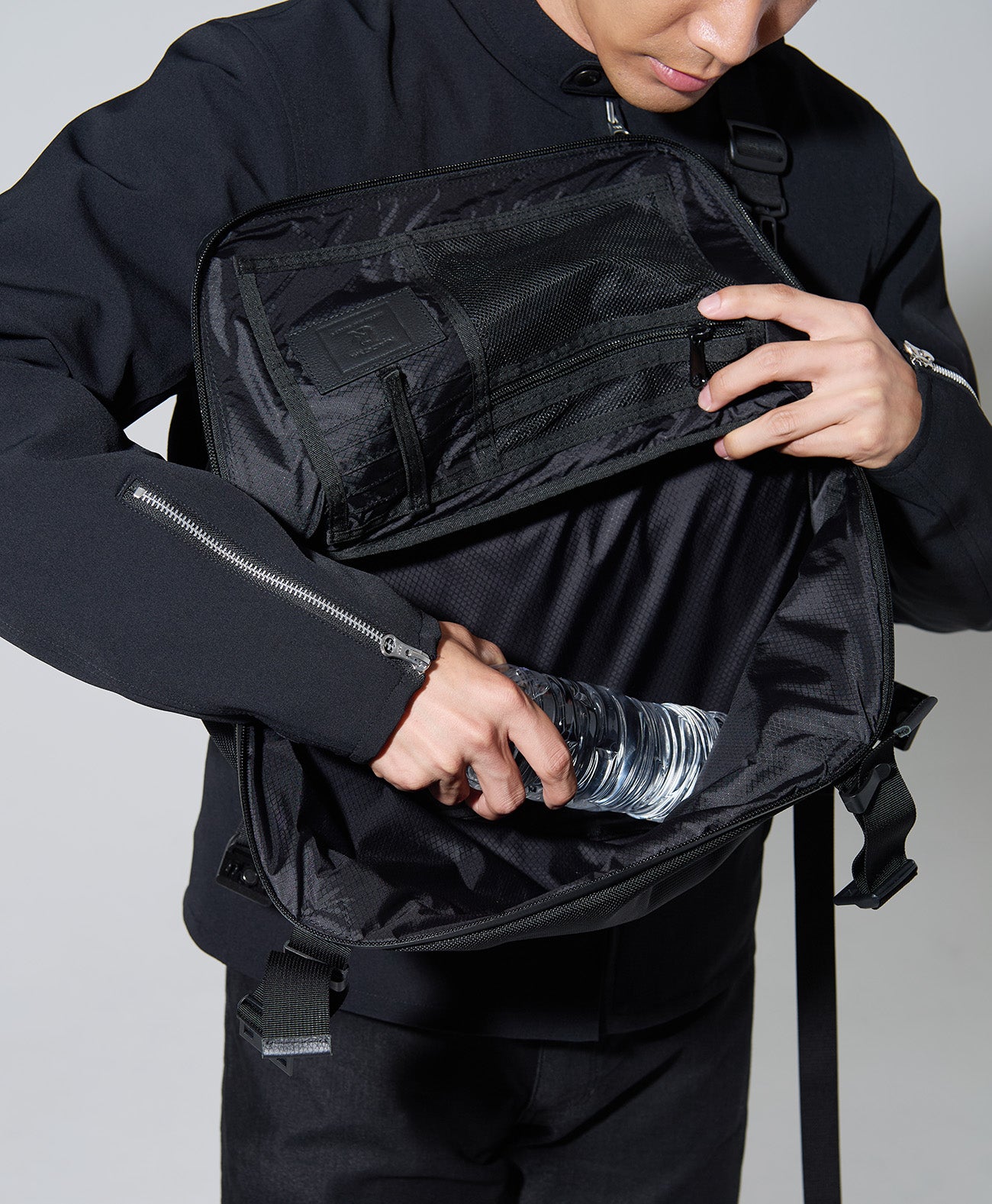 RIDERS SLING BAG