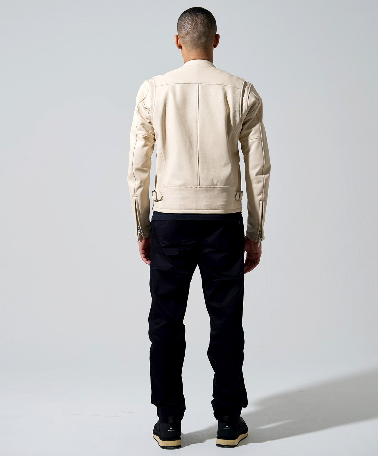 H178 B84 W72 サイズL 着用