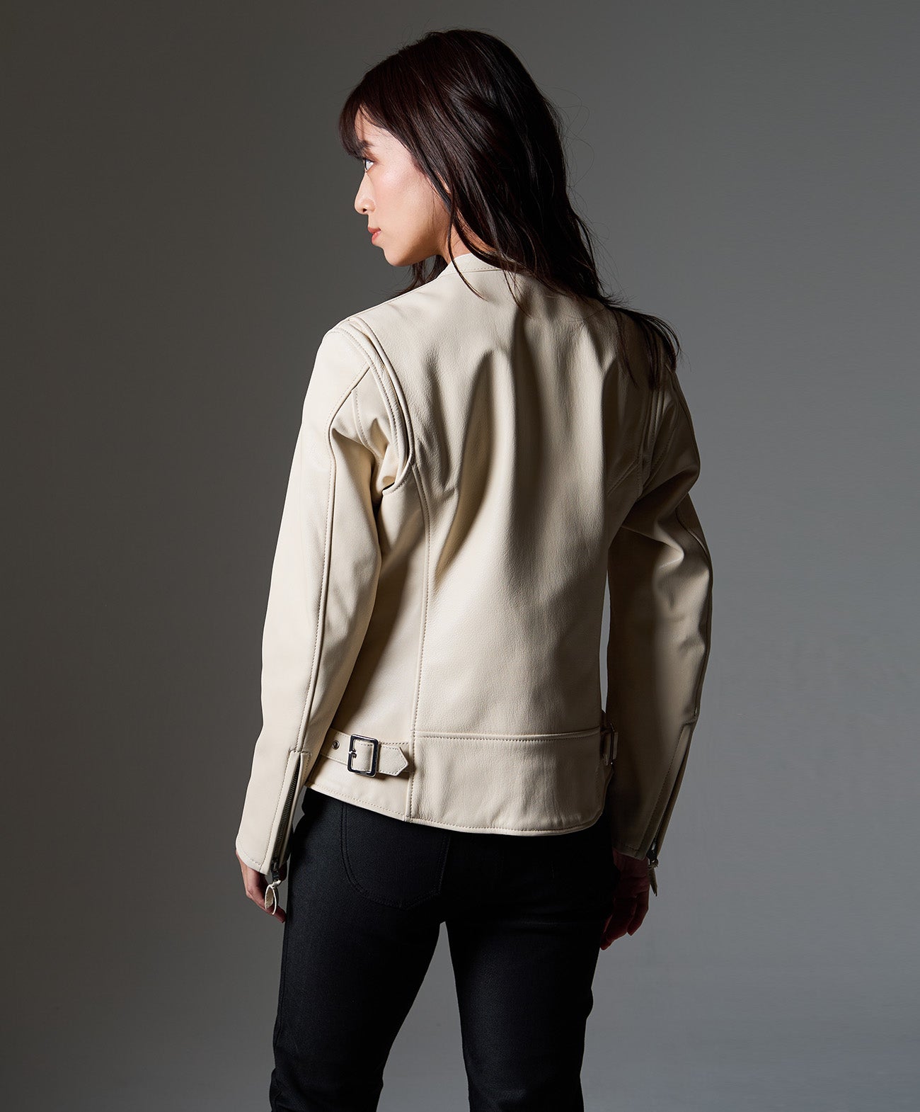 H167 B79 W59 H86 サイズWM 着用