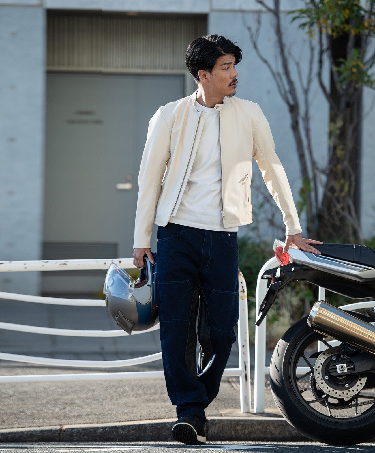 H185 B93 W72 サイズL 着用