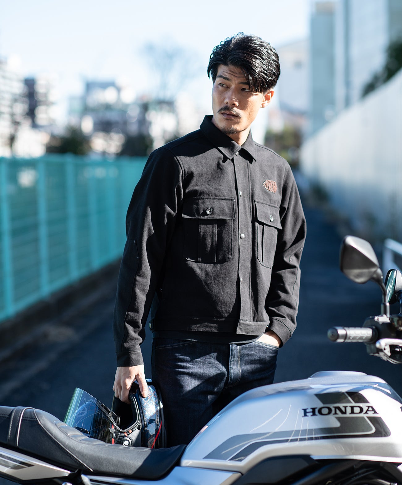 H185 B93 W72 サイズL 着用