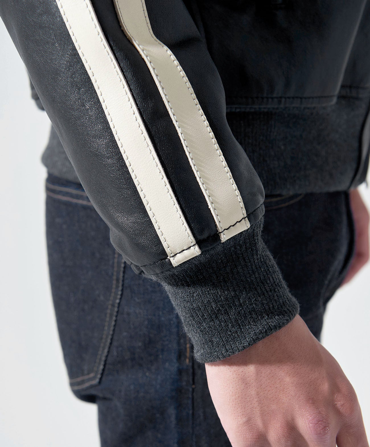 JERSEY DE CUERO