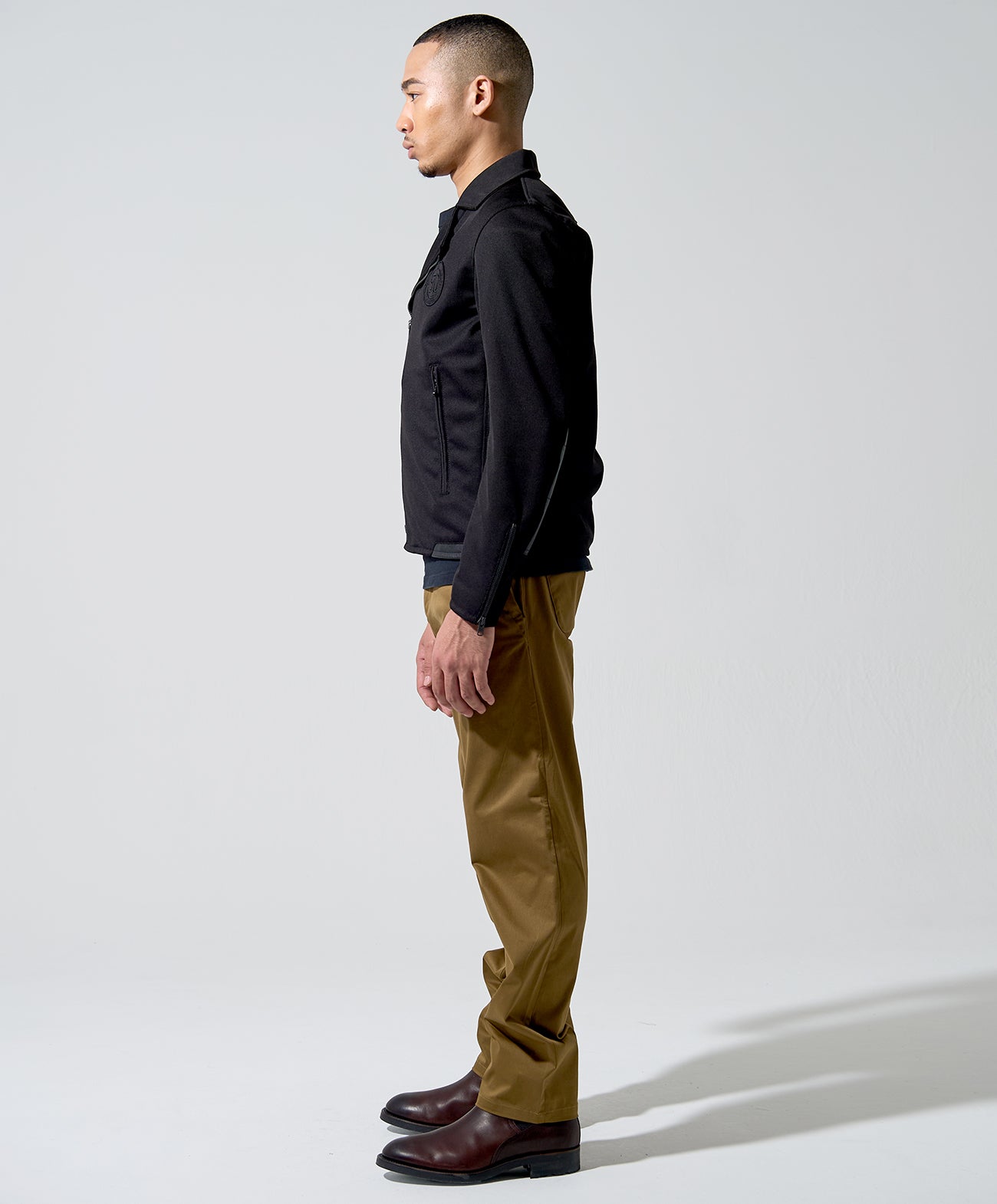 H178 B84 W72 サイズL 着用