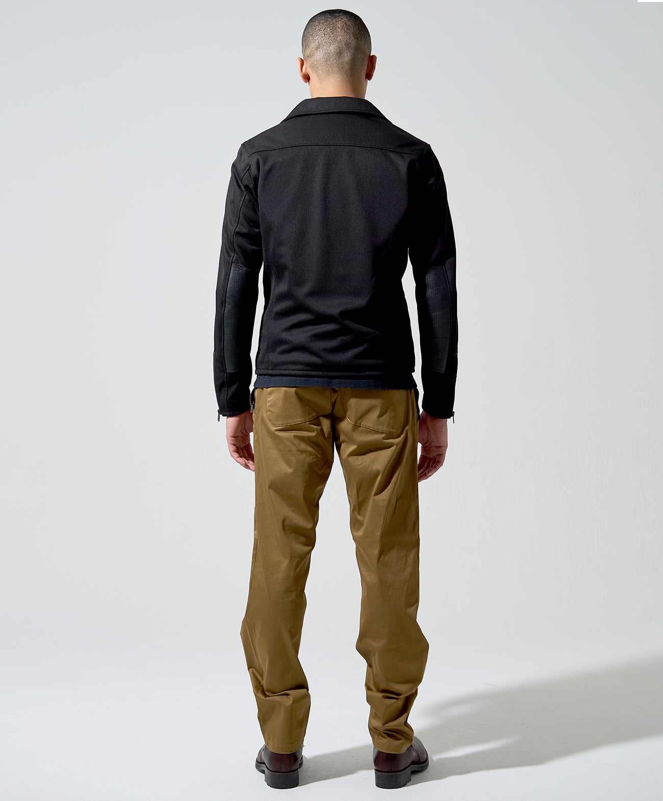 H178 B84 W72 サイズL 着用