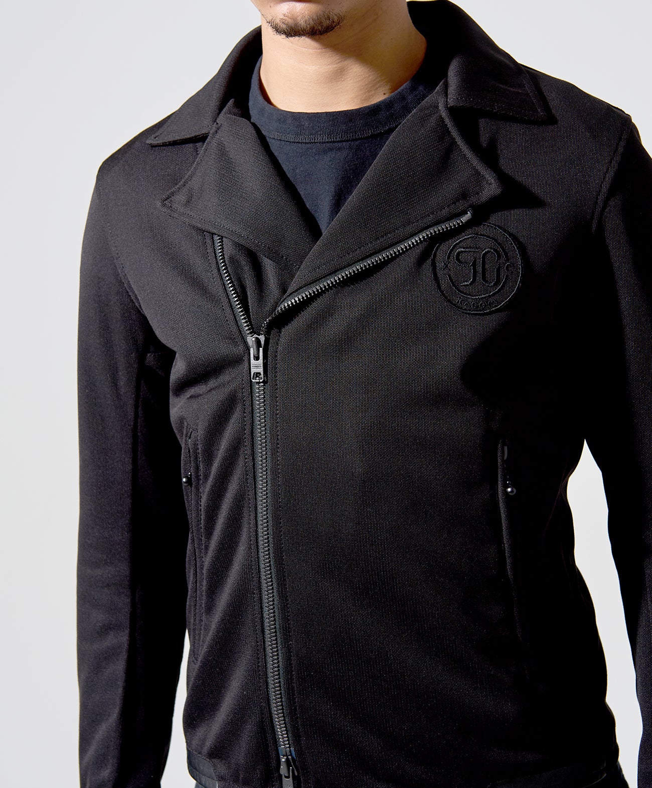 H178 B84 W72 サイズL 着用