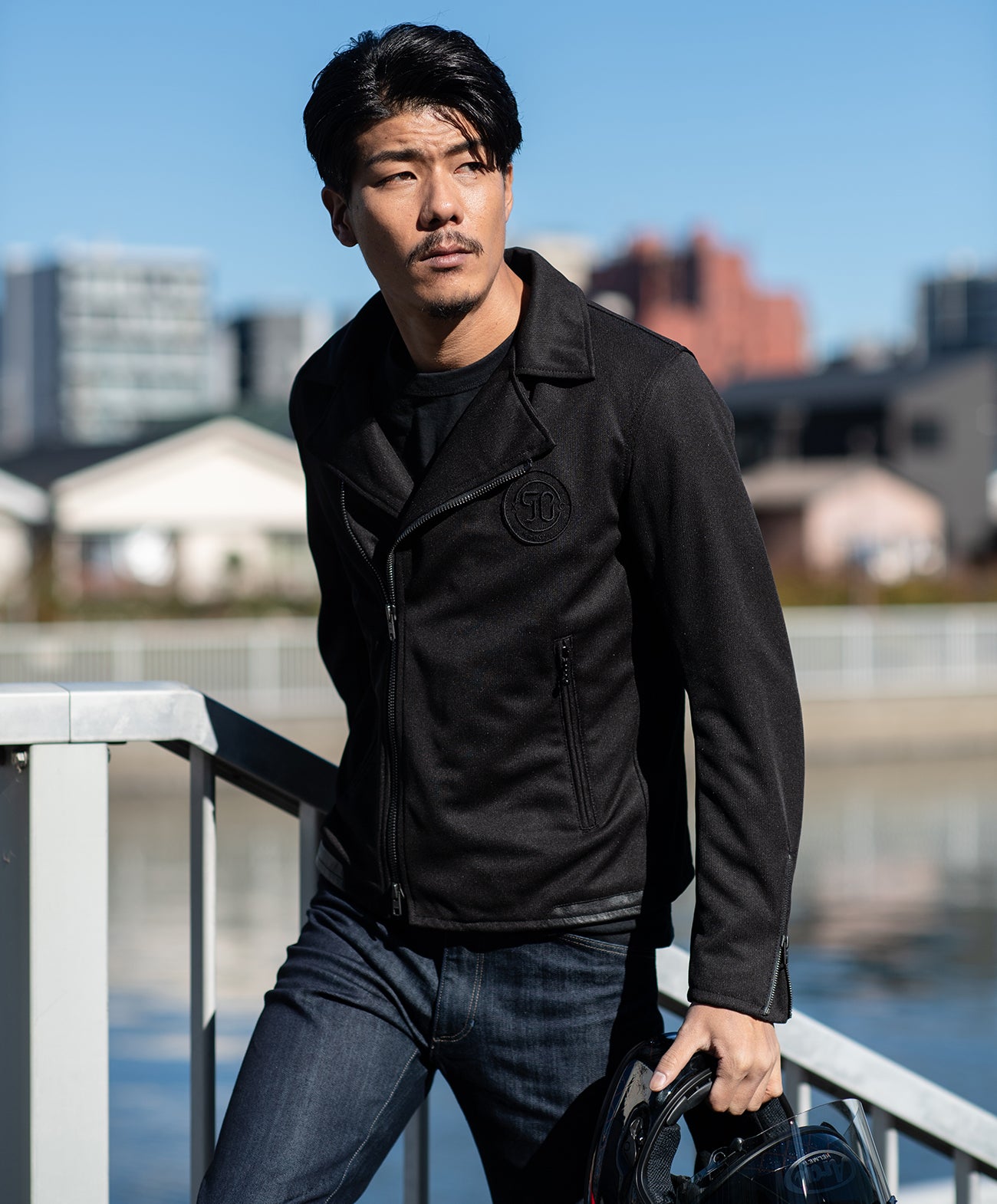 H185 B93 W72 サイズL 着用