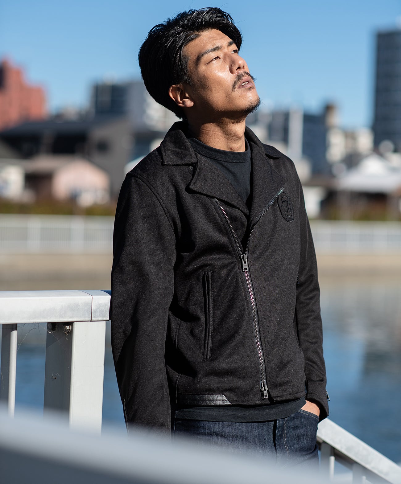 H185 B93 W72 サイズL 着用