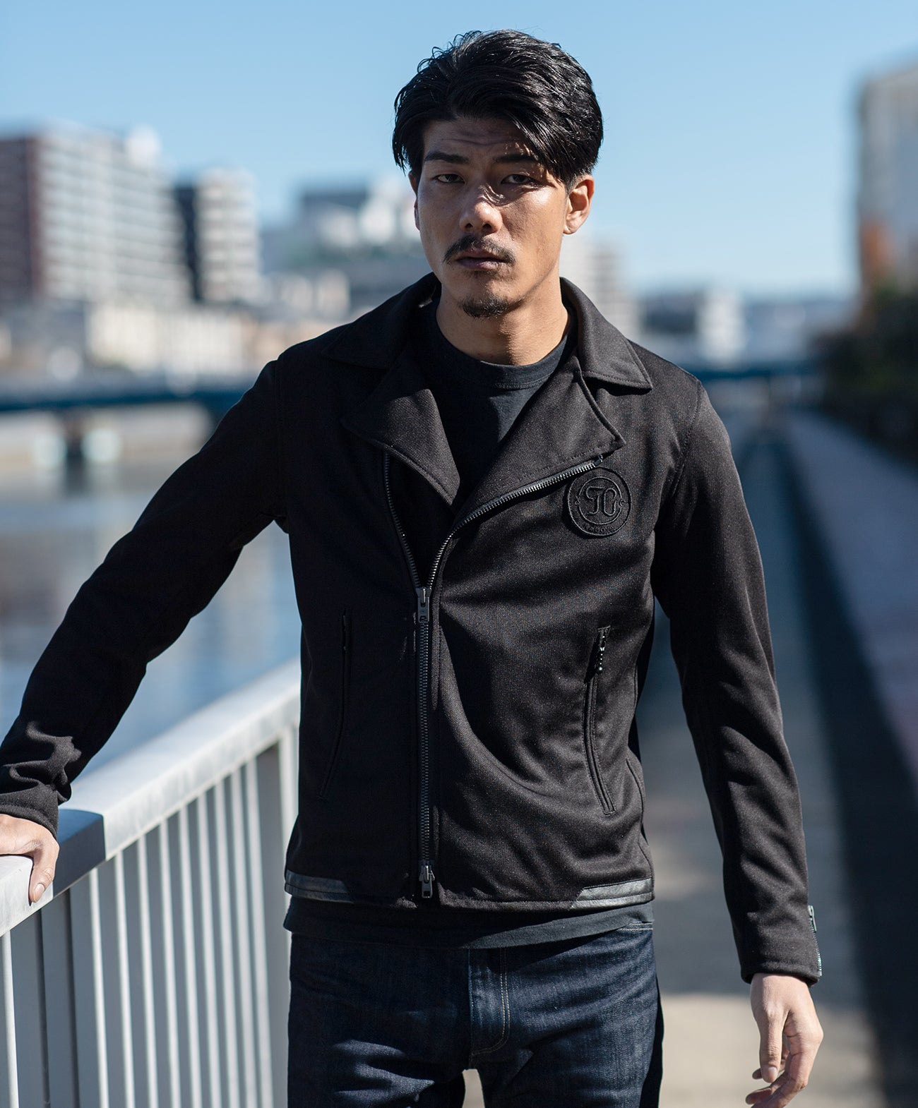 H185 B93 W72 サイズL 着用