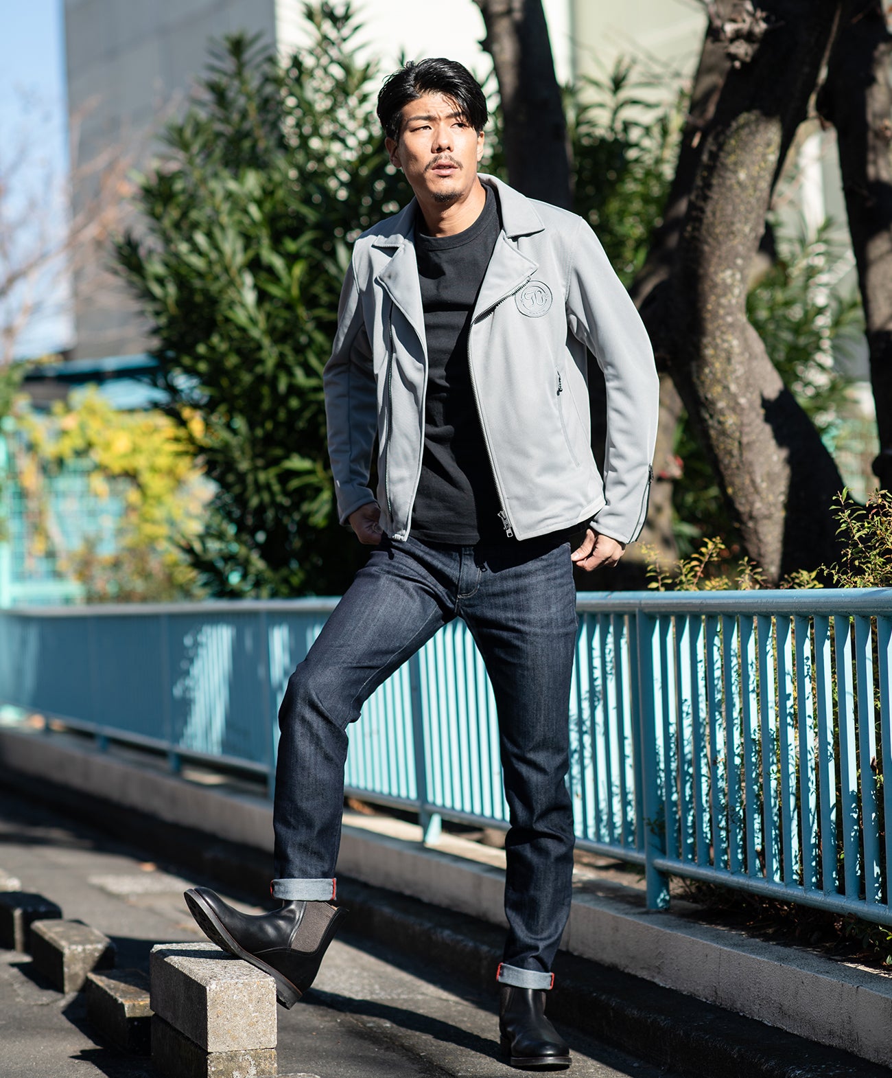 H185 B93 W72 サイズL 着用