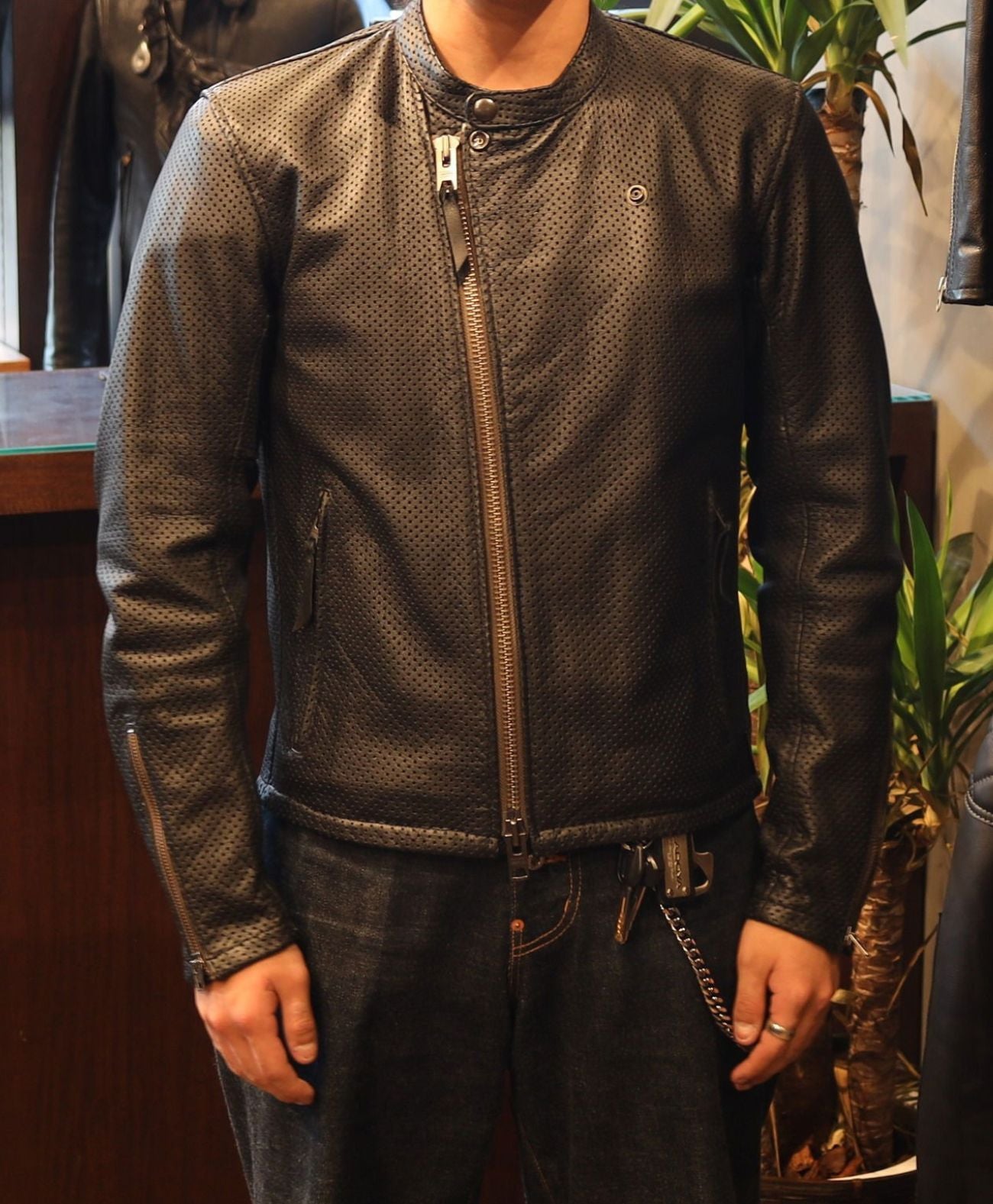 166cm 61kg Size: M