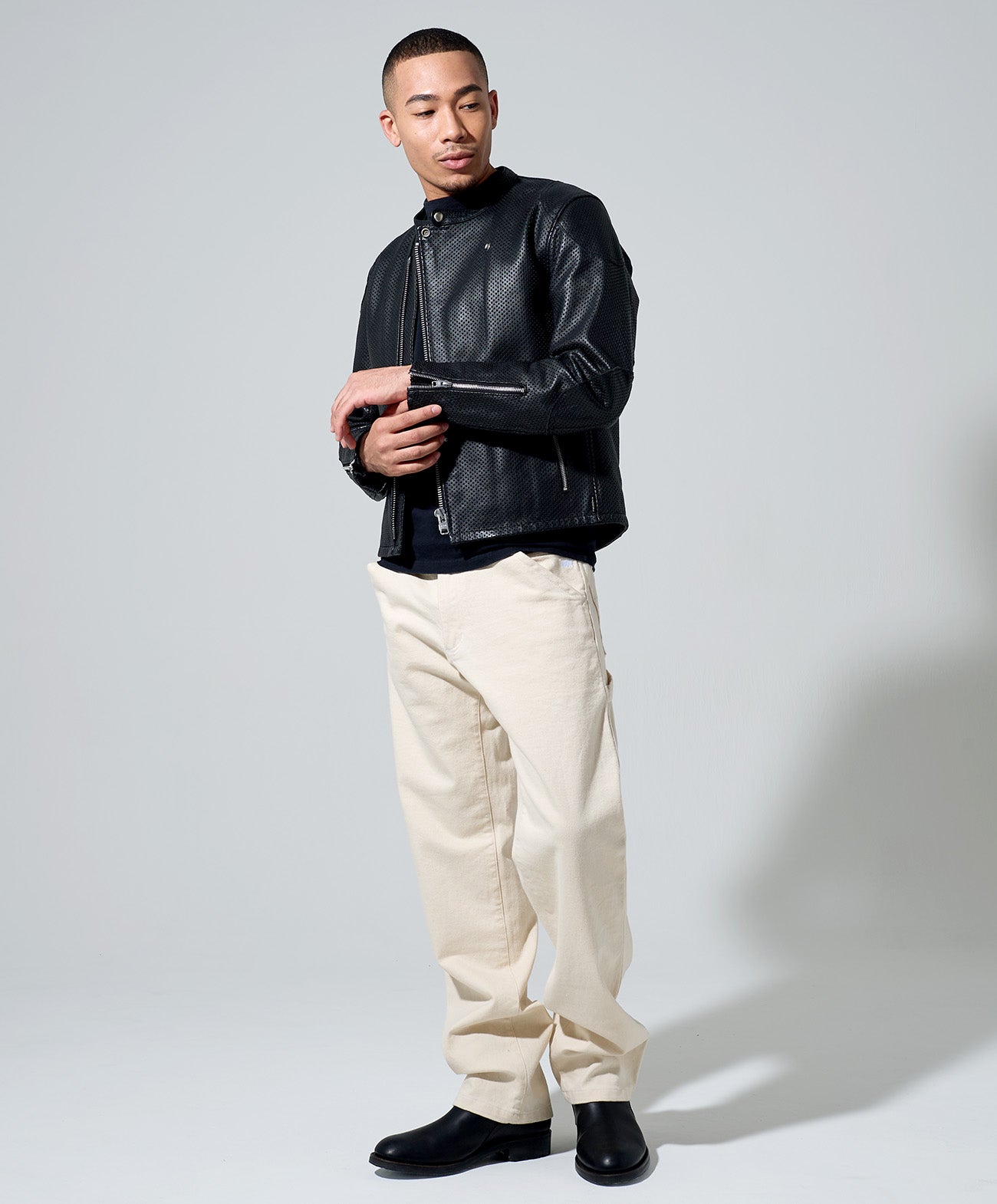 H178 B84 W72 サイズL 着用