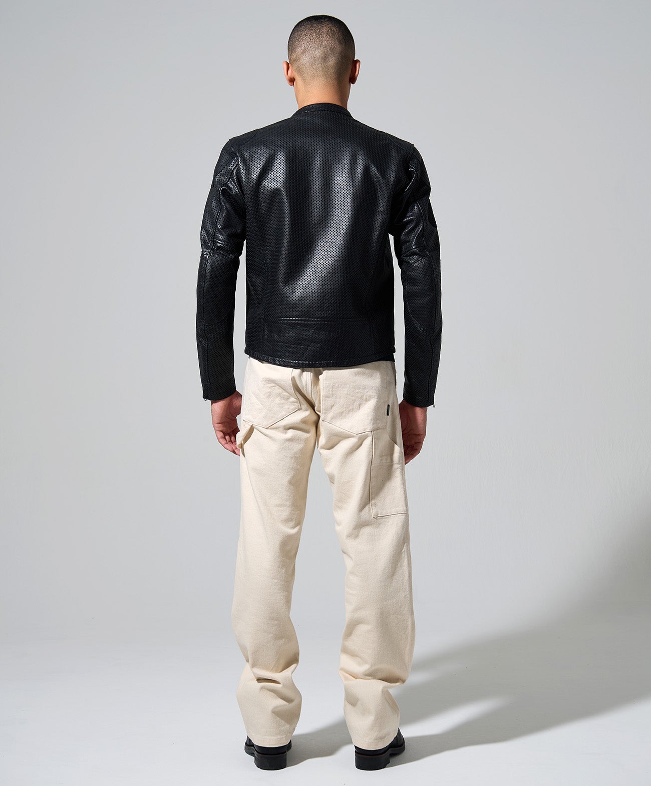 H178 B84 W72 サイズL 着用