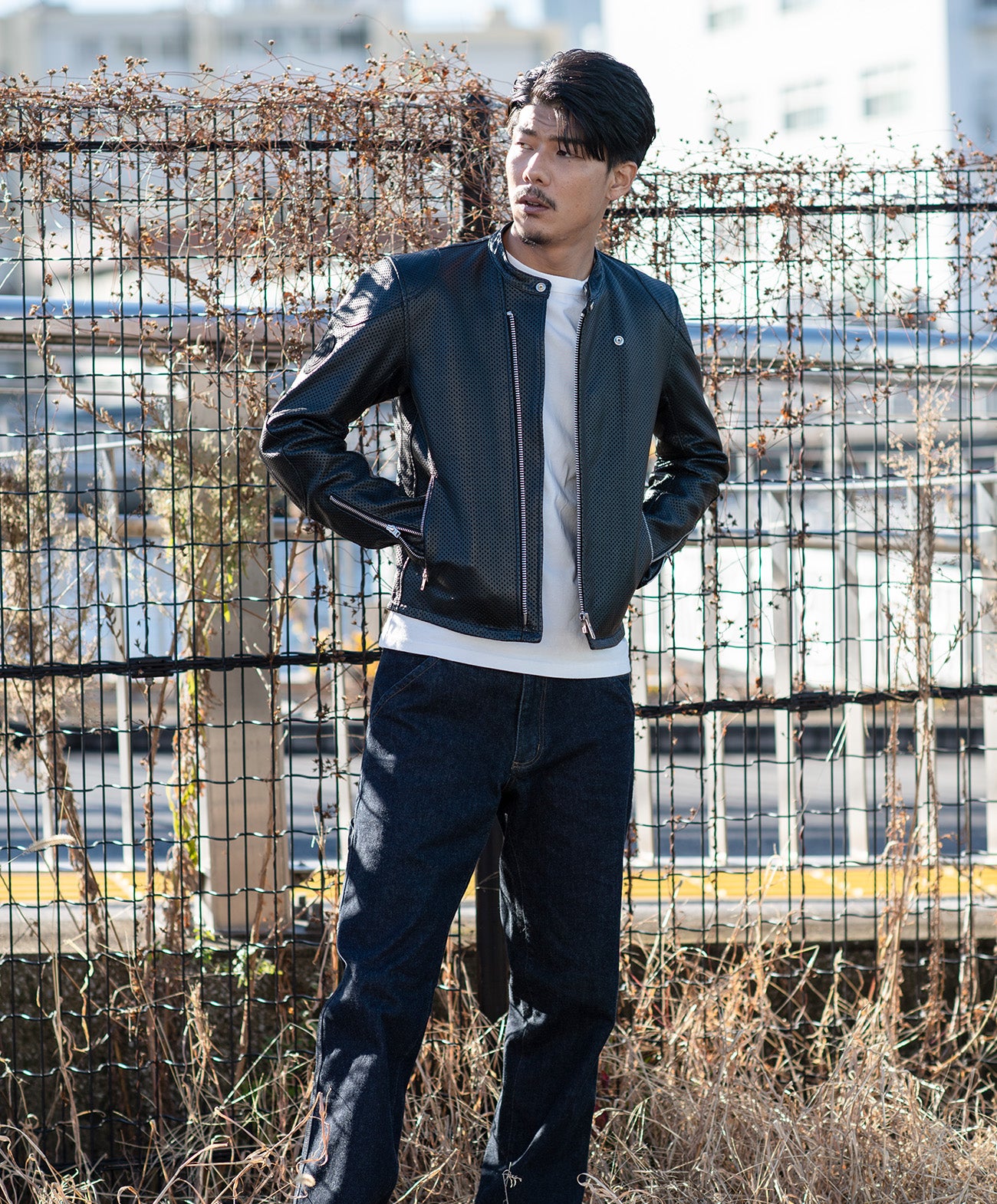 H185 B93 W72 サイズL 着用