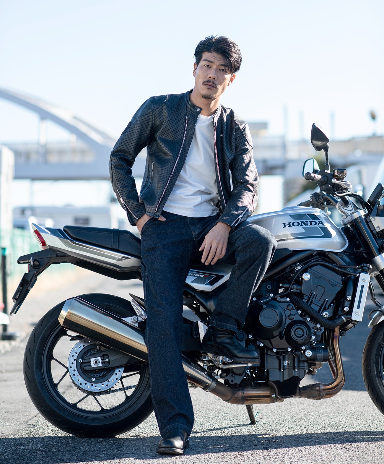 H185 B93 W72 サイズL 着用