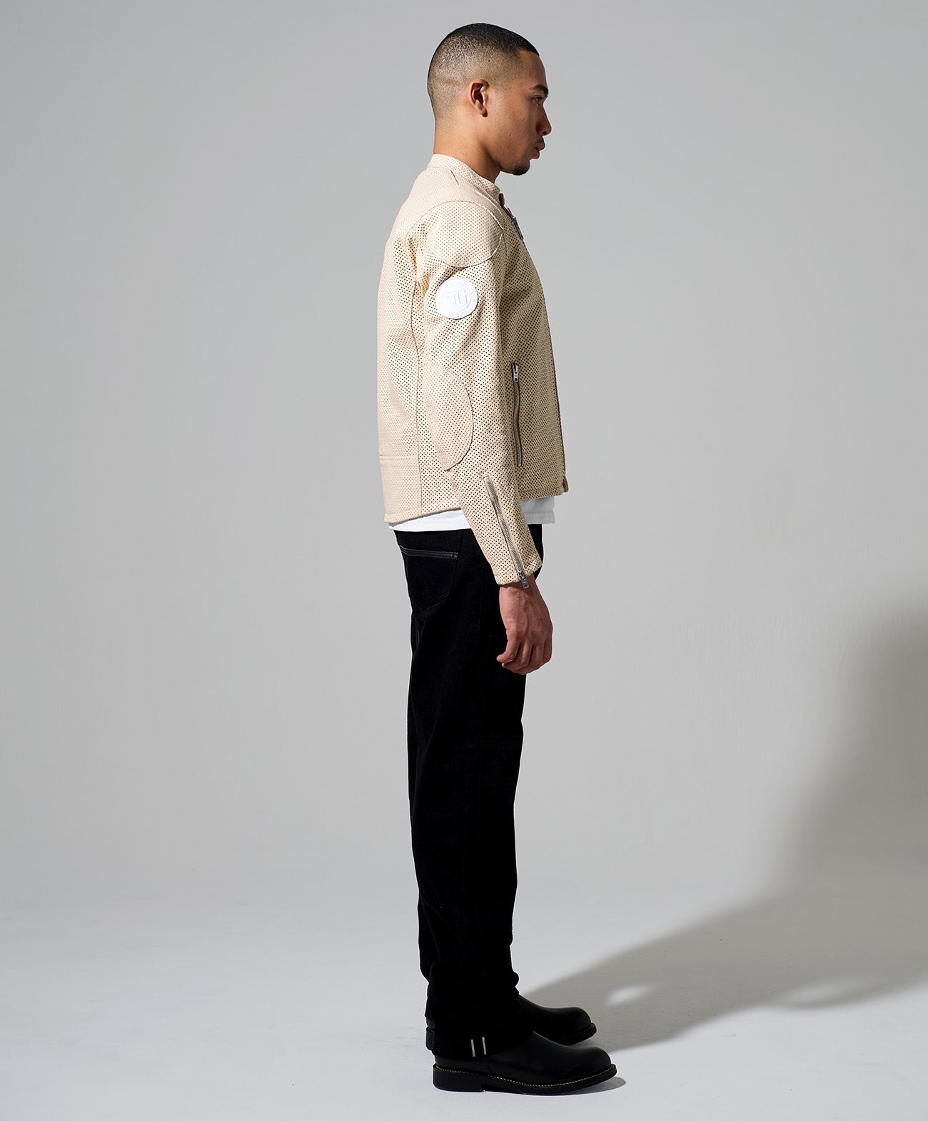 H178 B84 W72 サイズL 着用