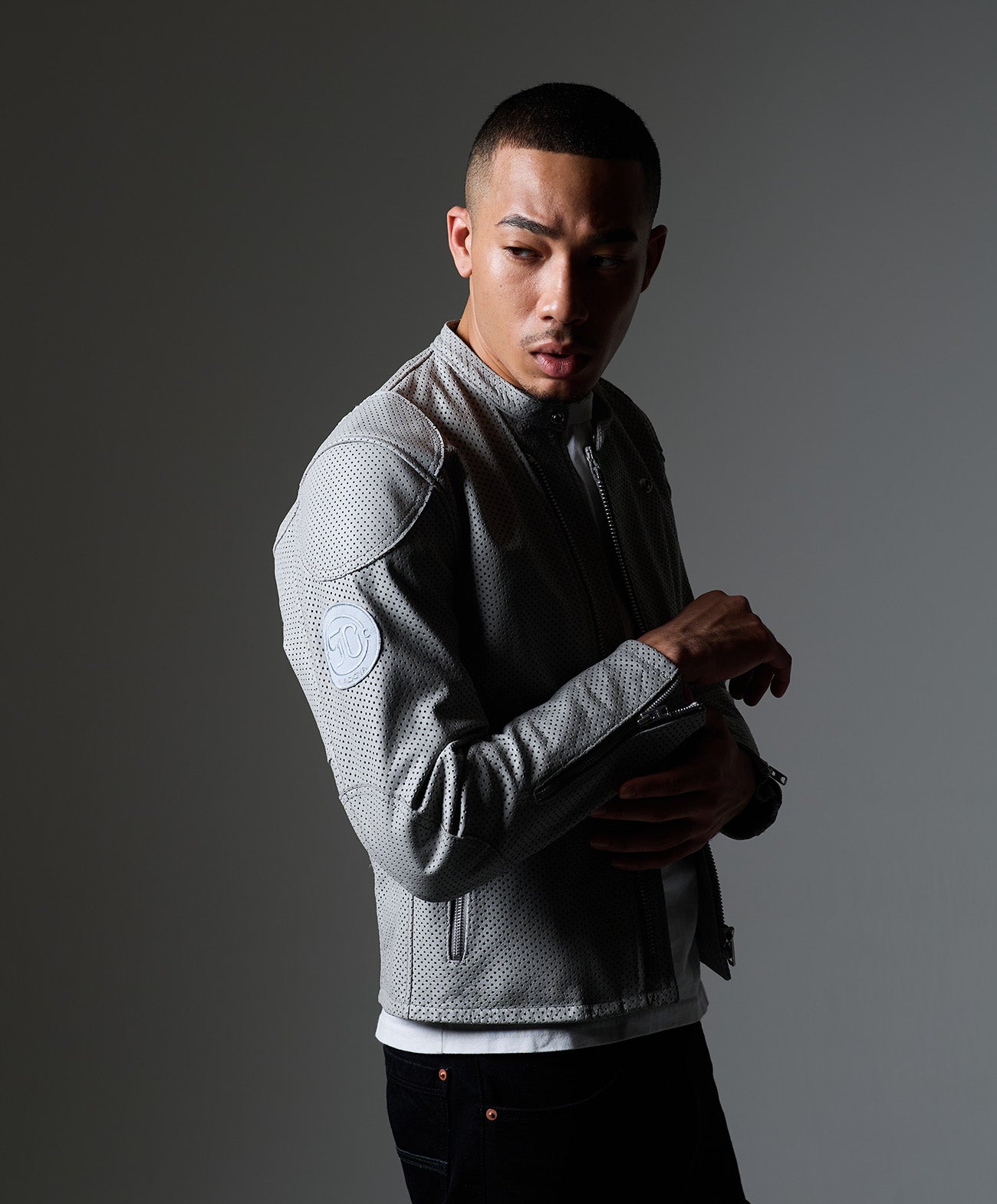 H178 B84 W72 サイズL 着用