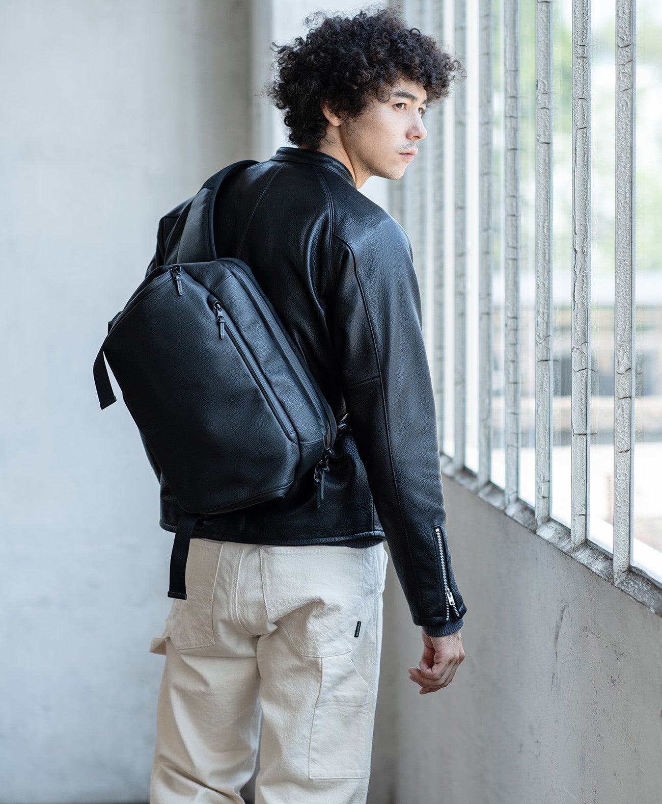 RIDERS SLING BAG