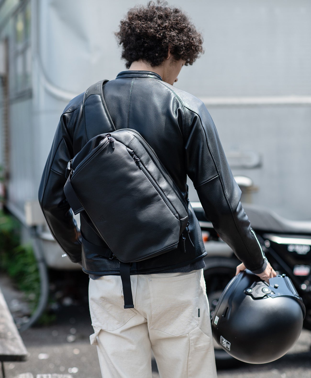 RIDERS SLING BAG