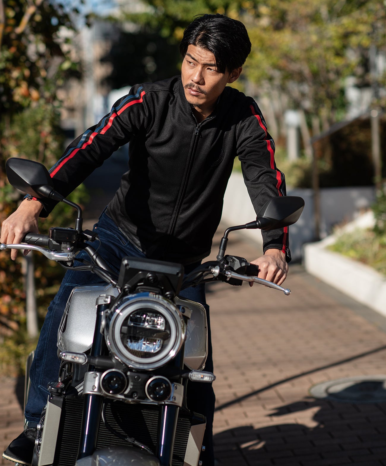 H185 B93 W72 サイズL 着用