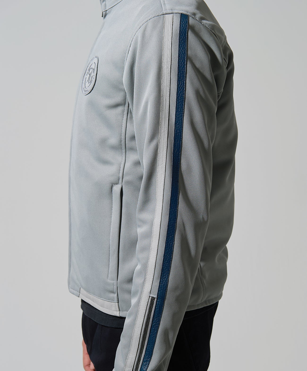 H178 B84 W72 サイズL 着用