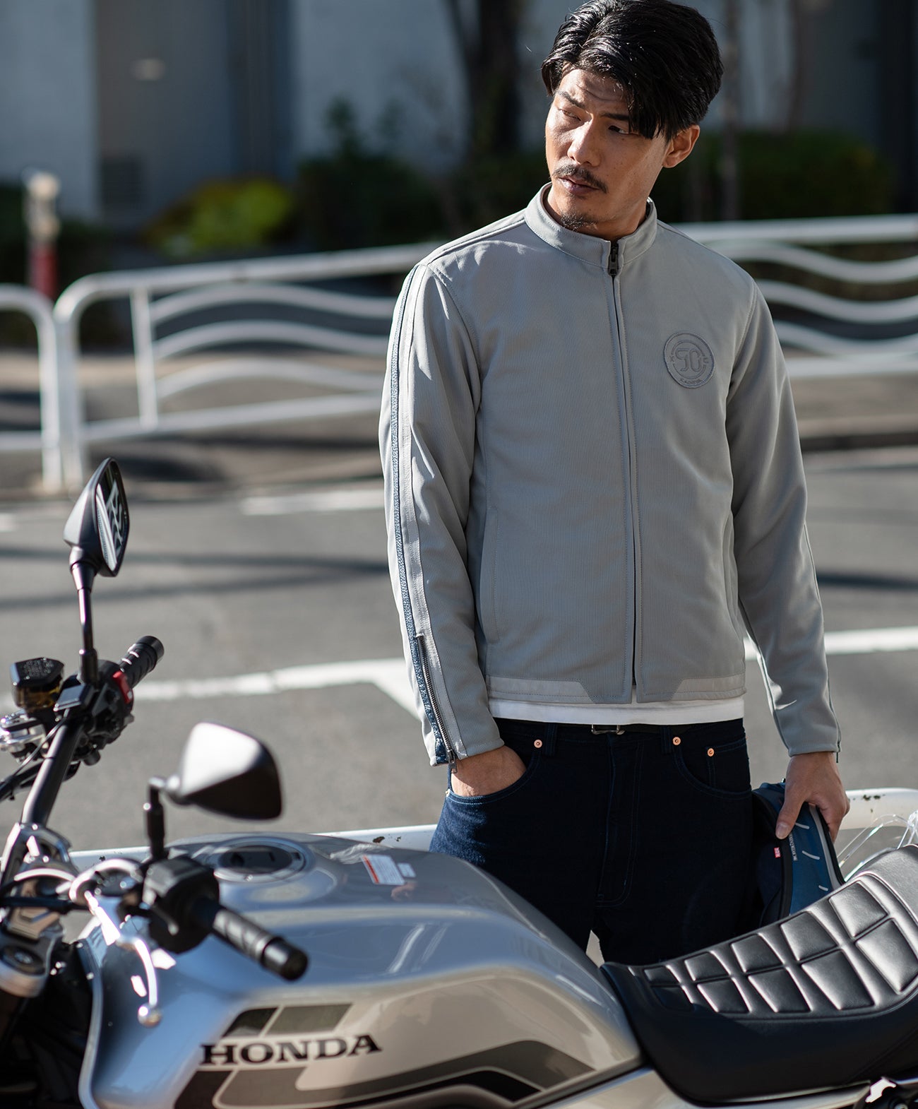 H185 B93 W72 サイズL 着用