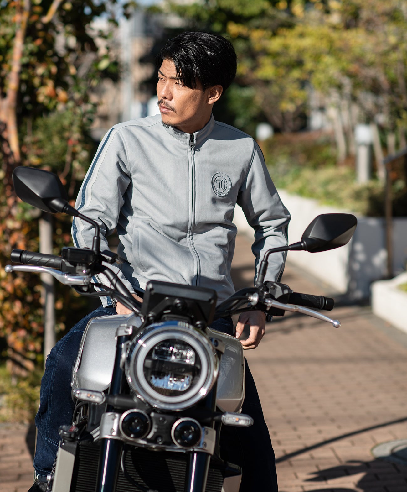 H185 B93 W72 サイズL 着用