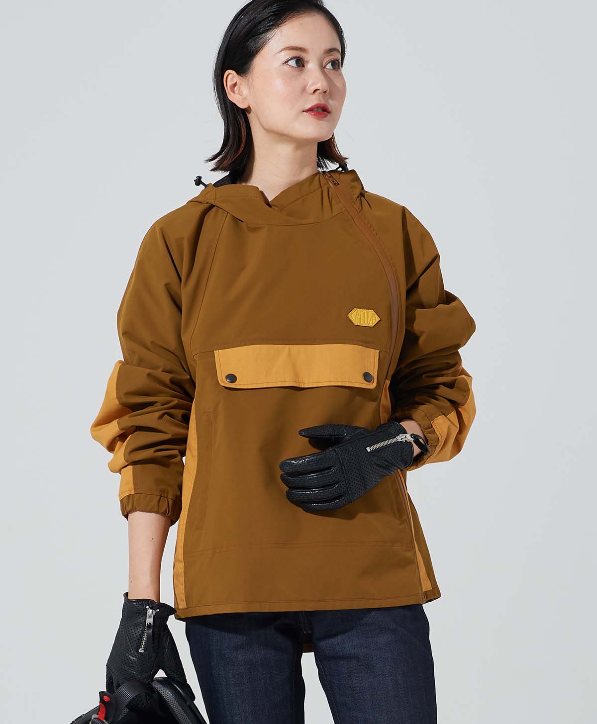 ROUND ZIP ANORAK / ブラウン