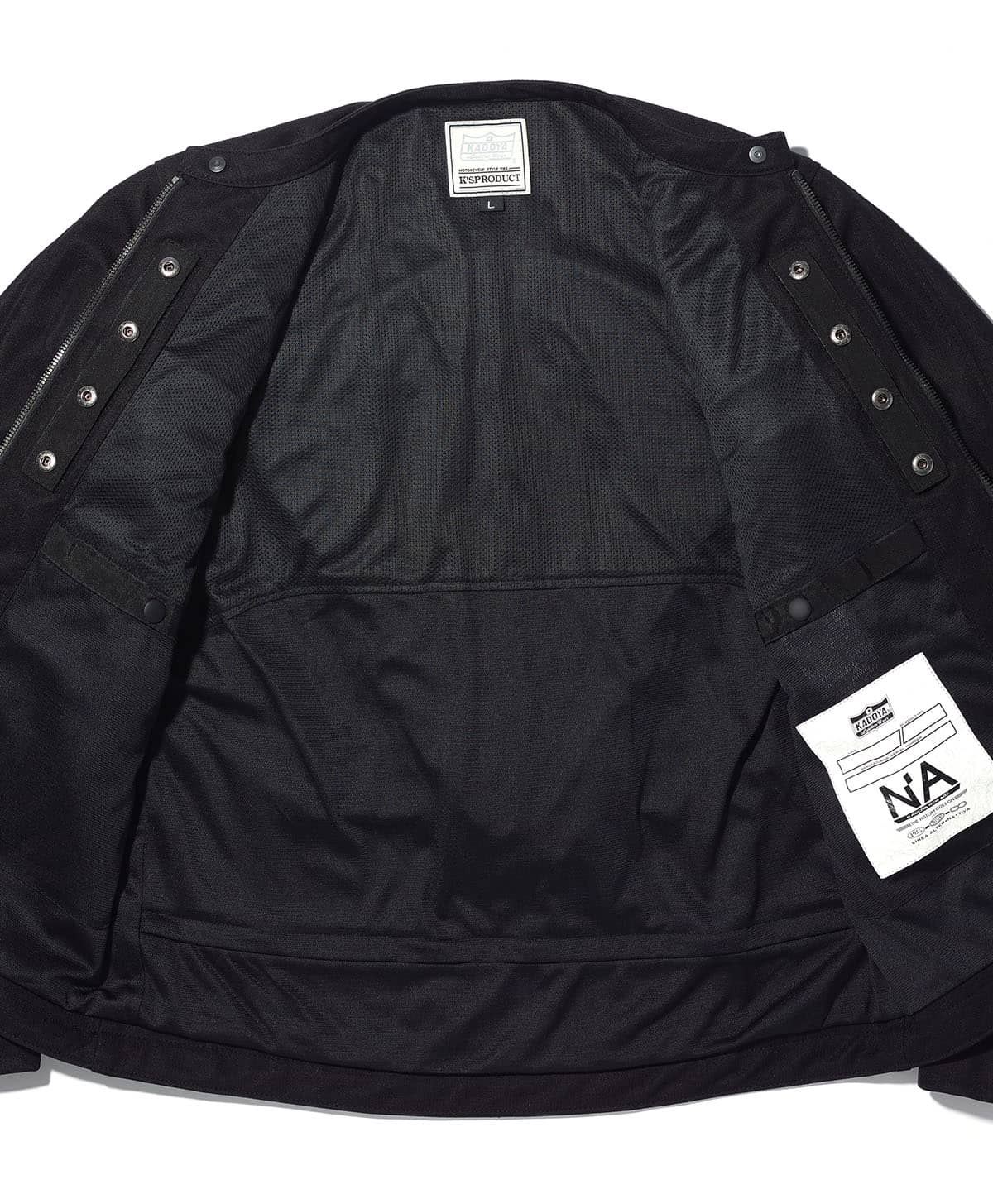 速乾性の高いポリエステルメッシュCOOL DEHYBERを採用