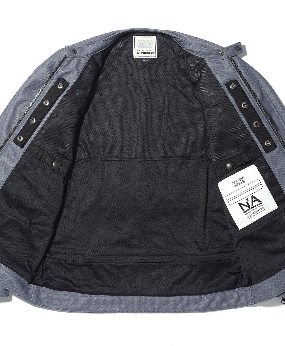 速乾性の高いポリエステルメッシュCOOL DEHYBERを採用